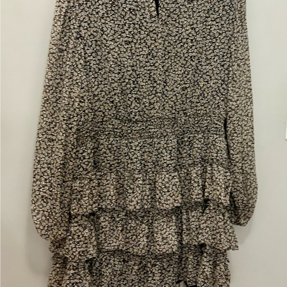 Chic Black and White Floral Midi Dress - Picture 6 of 9